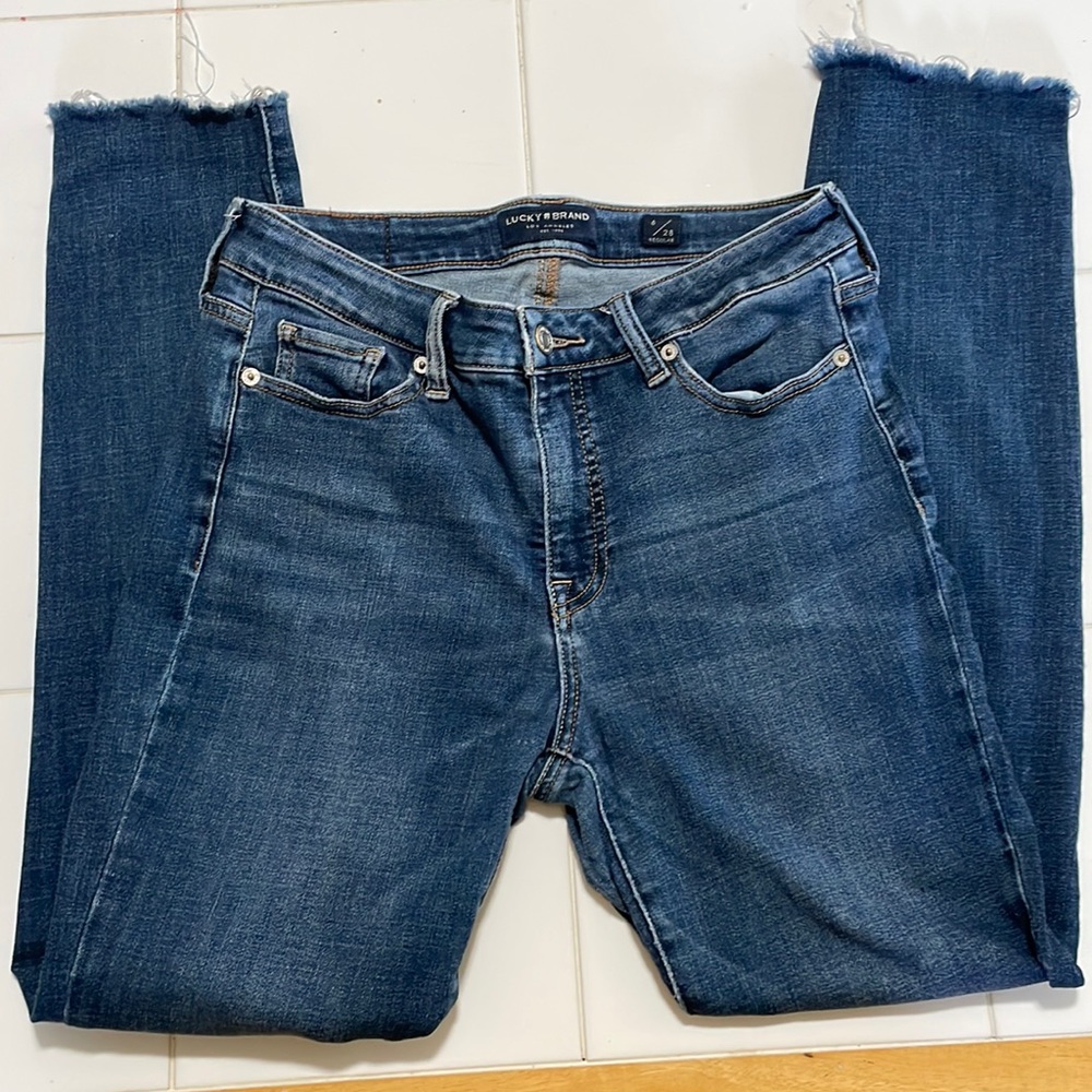Lucky Brand - Mid Rise Skinny Hayden Jeans w/Frayed Hem